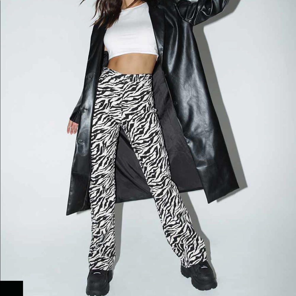 MOTEL ROCKS Zoven Trousers in 90s zebra black and white